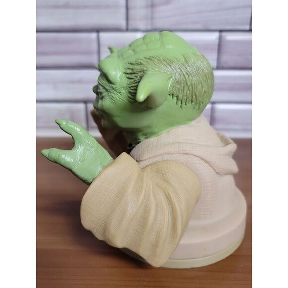 Star Wars Episode 1 The Phantom Menace Movie 1999 Yoda Lid Cup Topper KFC - Picture 1 of 8